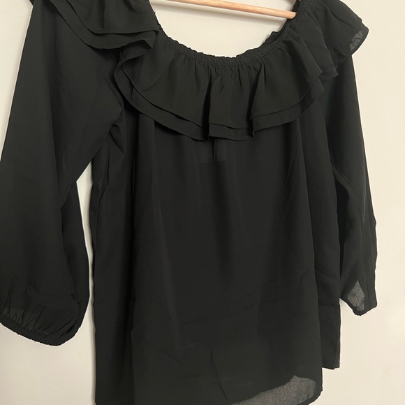 ❌SOLD❌NWT J Crew off shoulder blouse. No flaws! - Picture 4 of 8